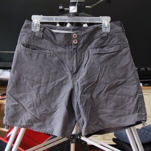 White Sierra Women's shorts.  Size 6